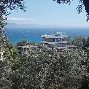 Hotel Adrian Agustin, Lukovë